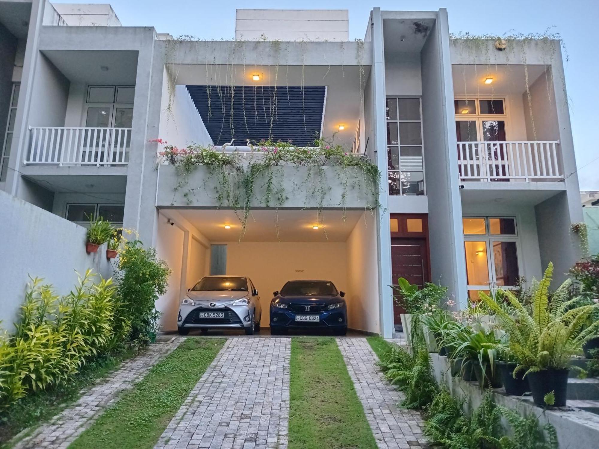 Oesis - Stylish Villa Steps From Historic Galle Fort ภายนอก รูปภาพ