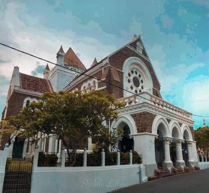 Oesis - Stylish Villa Steps From Historic Galle Fort ภายนอก รูปภาพ