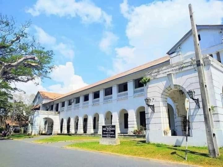 Oesis - Stylish Villa Steps From Historic Galle Fort ภายนอก รูปภาพ