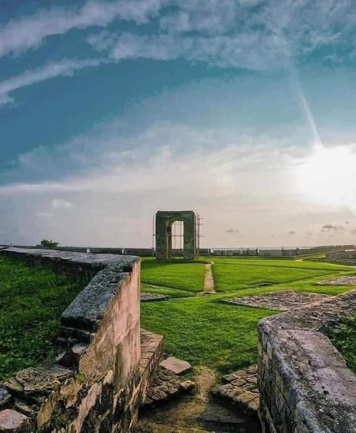 Oesis - Stylish Villa Steps From Historic Galle Fort ภายนอก รูปภาพ